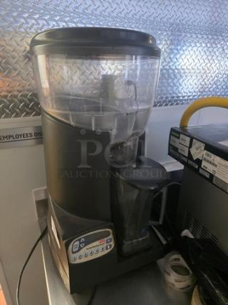Vitamix VM0126 Portion Blending System Smoothie Bar Blender, clear and black, visible control panel, used condition.