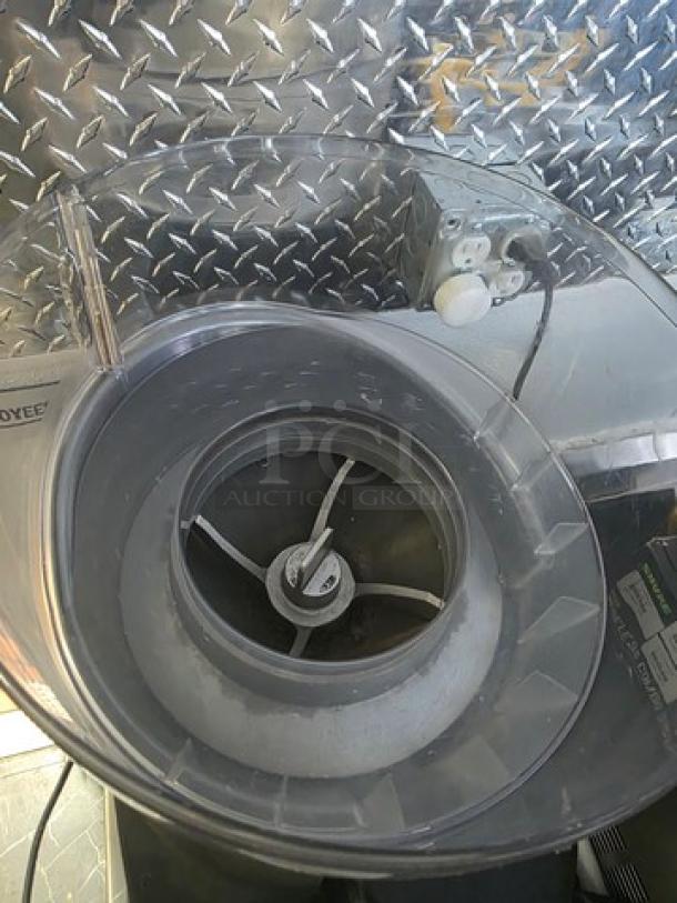 Vitamix VM0126 Portion Blending System Smoothie Bar Blender in used condition, featuring a clear blending chamber and controls.