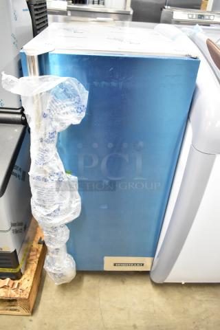 BRAND NEW 2025 Hoshizaki AM-50BAK stainless steel ice machine, scratch and dent condition. Features 27 lb. bin, 54 lb. capacity.