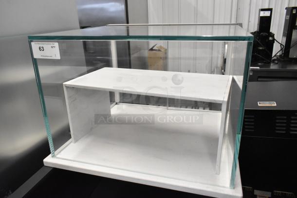 Structural Concepts SBZ2852DR metal grab-n-go merchandiser, clear glass, 220V, 1 phase, excellent condition, retail display.