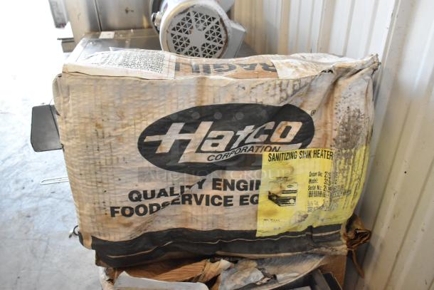 Hatco 4133CS4B 3CS-4 4.5 kW Sanitizing Sink Heater in damaged packaging. 208 Volts, 1 Phase, new condition.