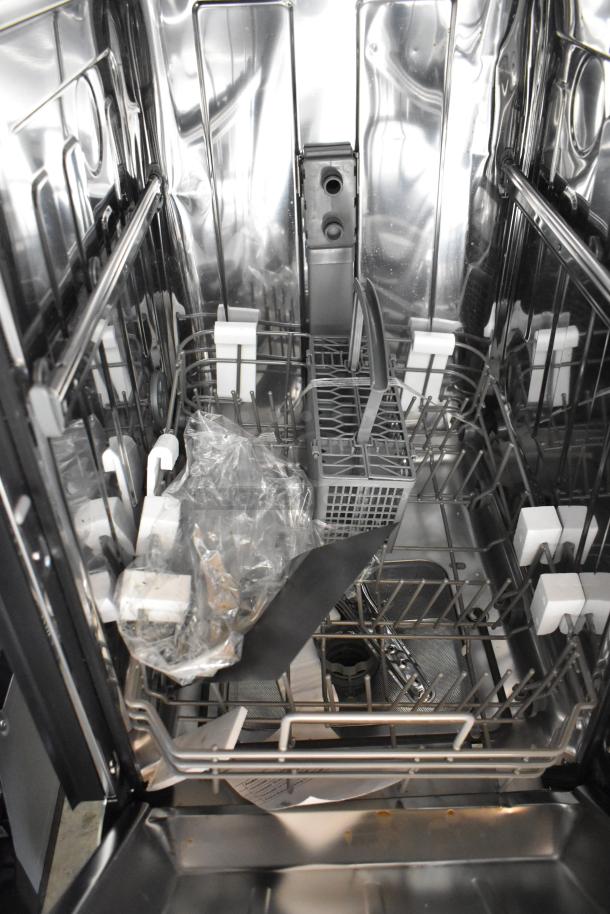 BRAND NEW Honeywell HDS18SS Slimline Dishwasher, 18" Stainless Steel, Undercounter, 115V, Scratch and Dent Condition.