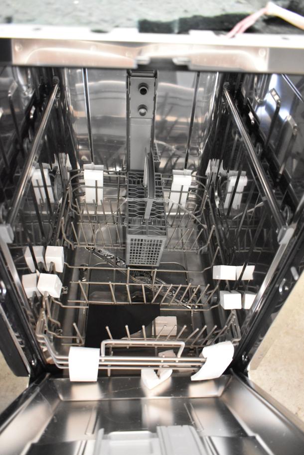 BRAND NEW 2025 Honeywell HDS18SS stainless steel 18" slimline dishwasher, scratch and dent, 115V, 1 phase.