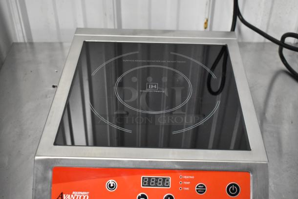 BRAND NEW Avantco 177IC3500 countertop induction range, 2021 model, 208-240V, 1 phase, minor scratches, digital controls.