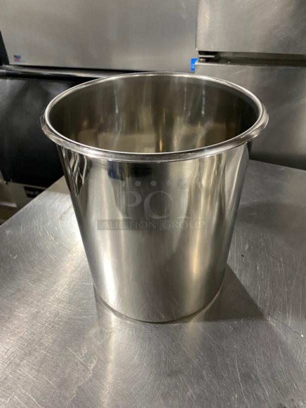 Winco BAM-8.25 new stainless steel bain marie pot, commercial grade, polished finish, durable, ideal for kitchen use.