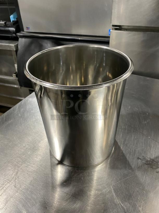 Winco BAM-8.25 stainless steel bain marie pot, new condition, features durable construction, commercial-grade quality.