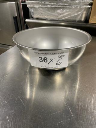 NEW Vollrath 3 Quart Stainless Steel Round Bowl, commercial grade. Lot of 6, new condition with label indicating quantity.