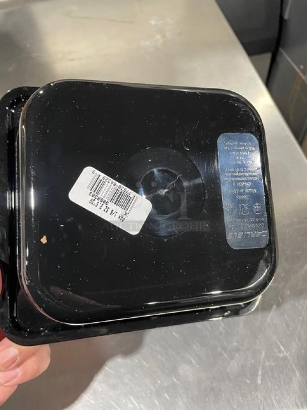 New Carlisle Commercial Black 1/6-Size 2.5" Deep Food Pan, Model 3068303. Barcode and brand label visible. Suitable for auctions.