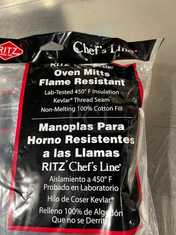 Ritz Chef-Line Series 17" oven mitt, model CL2PX27BKBK, in black, flame resistant to 450°F, with Kevlar thread seam.