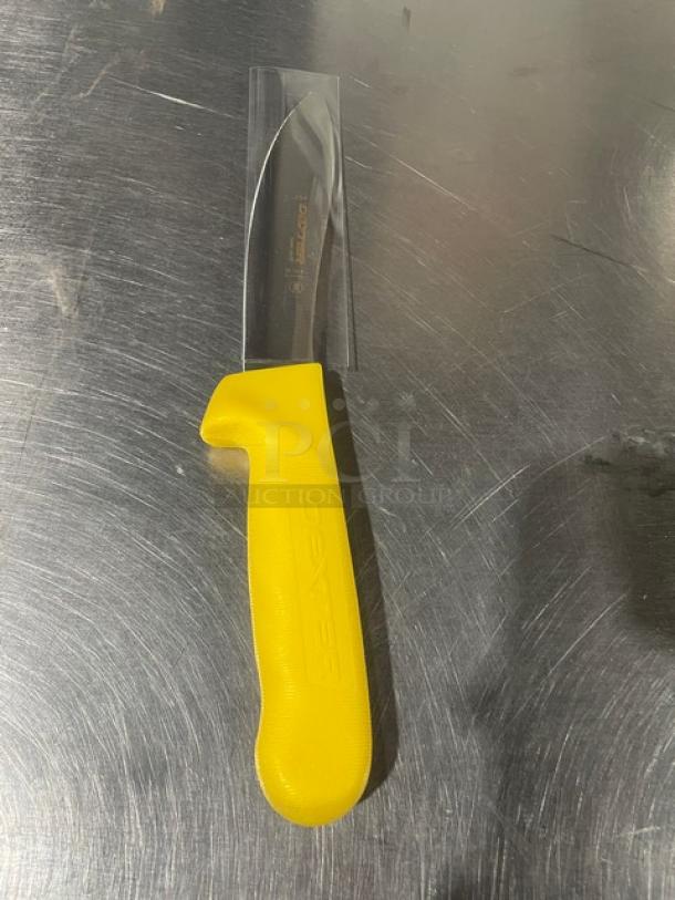 NEW Dexter Russell Sani-Safe 5-1/4" Sheep/Lamb Skinner with yellow grip handle. Stainless steel blade. Model SL12514.