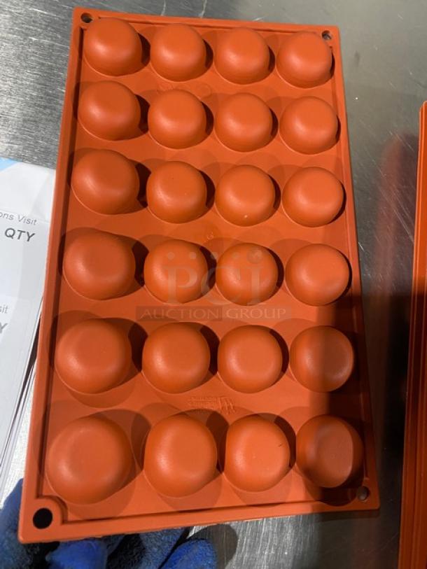 NEW Silikomart SF009 terracotta 24-cup round non-stick platinum silicone mold, commercial grade, mint condition.