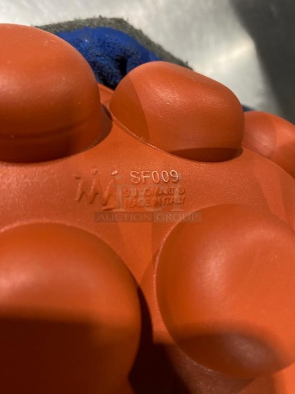 NEW Silikomart SF009 terracotta 24-cup non-stick platinum silicone mold, made in Italy.