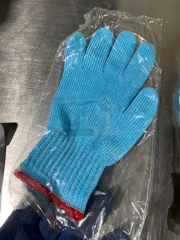 Blue small-size commercial glove, model SSG-3S, new in plastic packaging. Ideal for various applications.