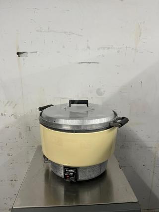 Rinnai RER55ASN 55 Cup Commercial Natural Gas Rice Cooker, used, beige exterior, metal lid, visible control panel.