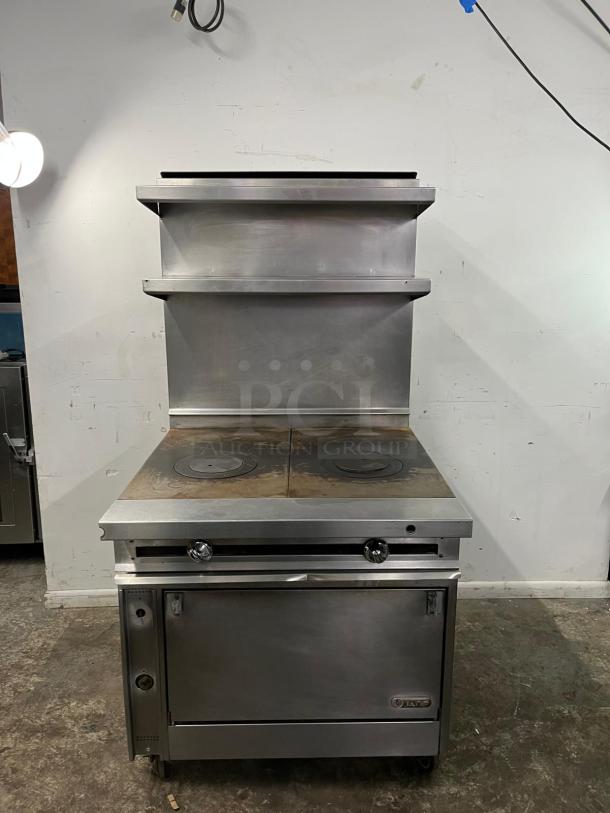 JADE JTRH-2HT-A Titan Heavy Duty Range, commercial gas, dual hotplates, stainless steel, used. Ideal for professional kitchens.