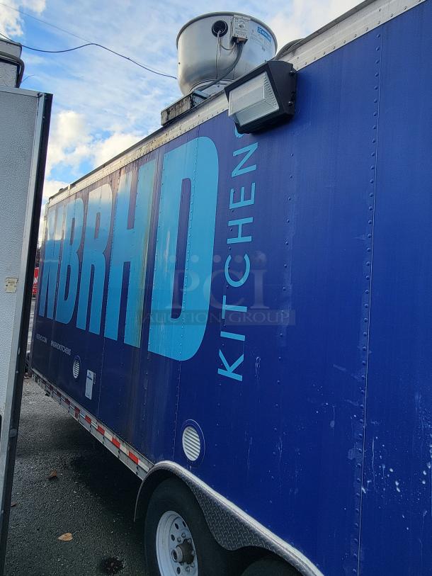 2020 24' Quality food trailer, blue exterior, vent hood, ready for use, ideal for quick business startup.