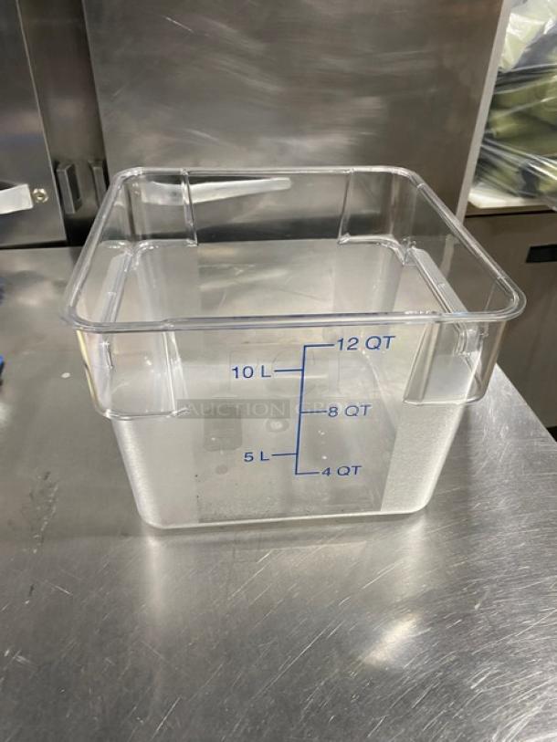 Carlisle 12 Qt. clear polycarbonate food storage container, model 1072407, new condition, with liter and quart measurements.