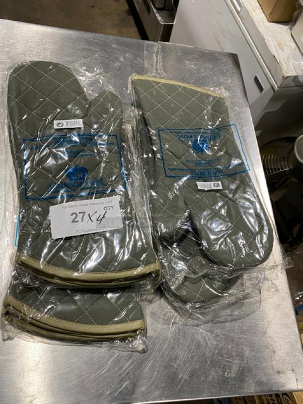 NEW Johnson-Rose green fire-resistant oven mitts in packaging. Quilted design, durable, commercial-grade. Set of four.