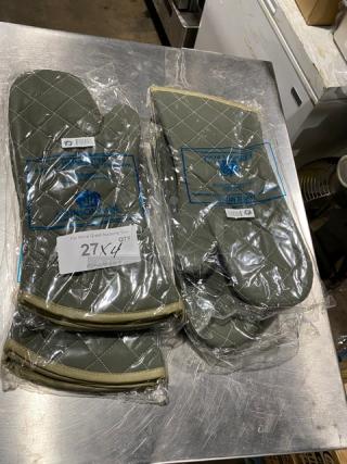 NEW Johnson-Rose green fire-resistant oven mitts in packaging. Quilted design, durable, commercial-grade. Set of four.