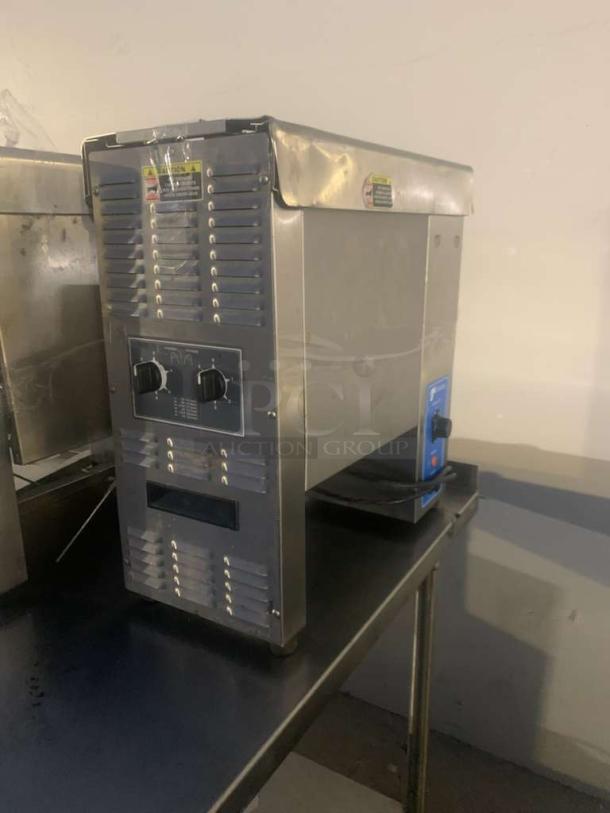 Antunes VCT-1000CV Vertical Contact Toaster, superb condition, 208–240V, fully tested, USA-made by A.J. Antunes & Co.