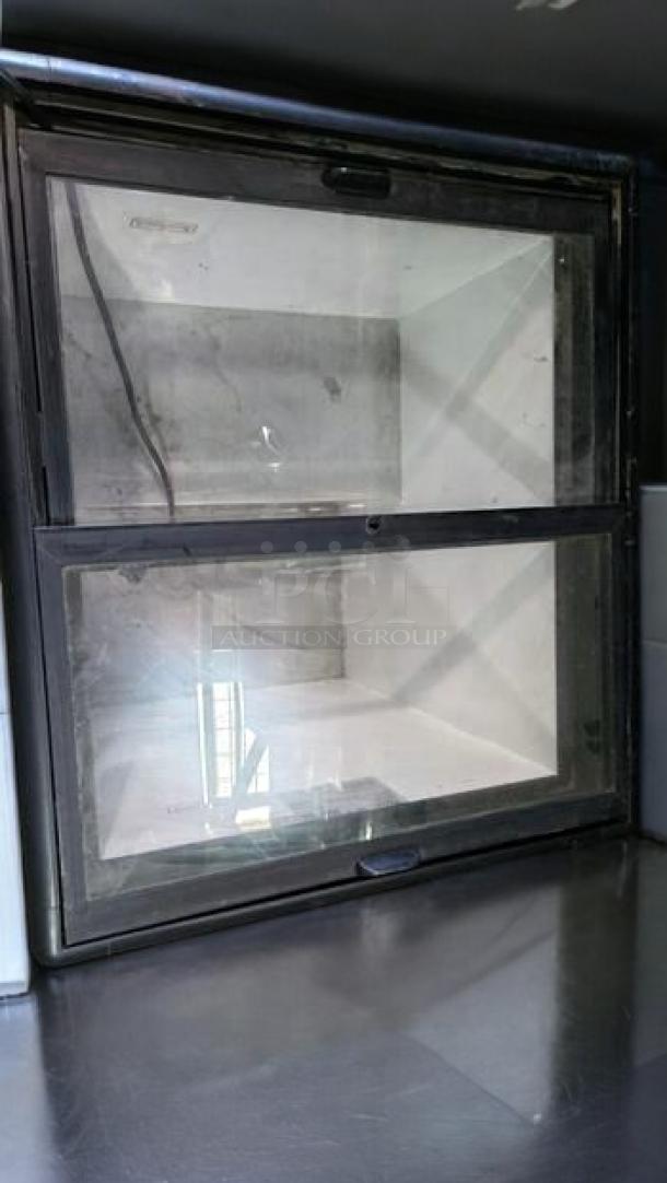 True TFM-29FL horizontal freezer, 6.3 cu. ft., flat lid, 115V, excellent condition, fully tested and working.