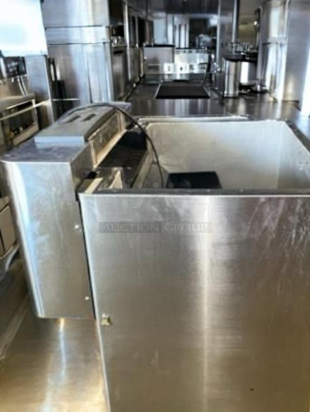 Lancer 4500 Ice Beverage Dispenser, 8-valve, stainless steel, top-notch condition, 115V, fully tested and working.