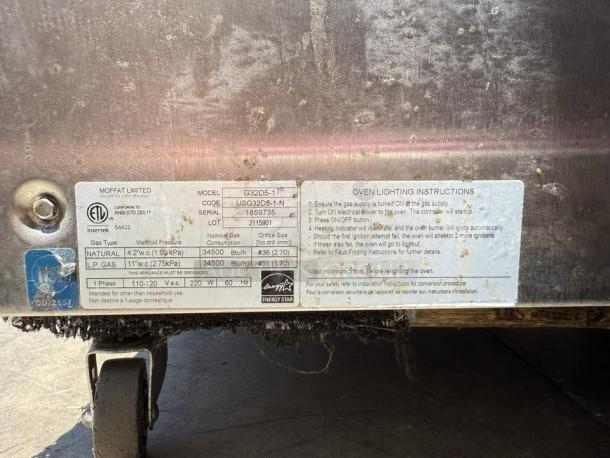 Moffat G32D5 commercial gas convection oven label, showing model, serial number, gas type, and operating instructions.