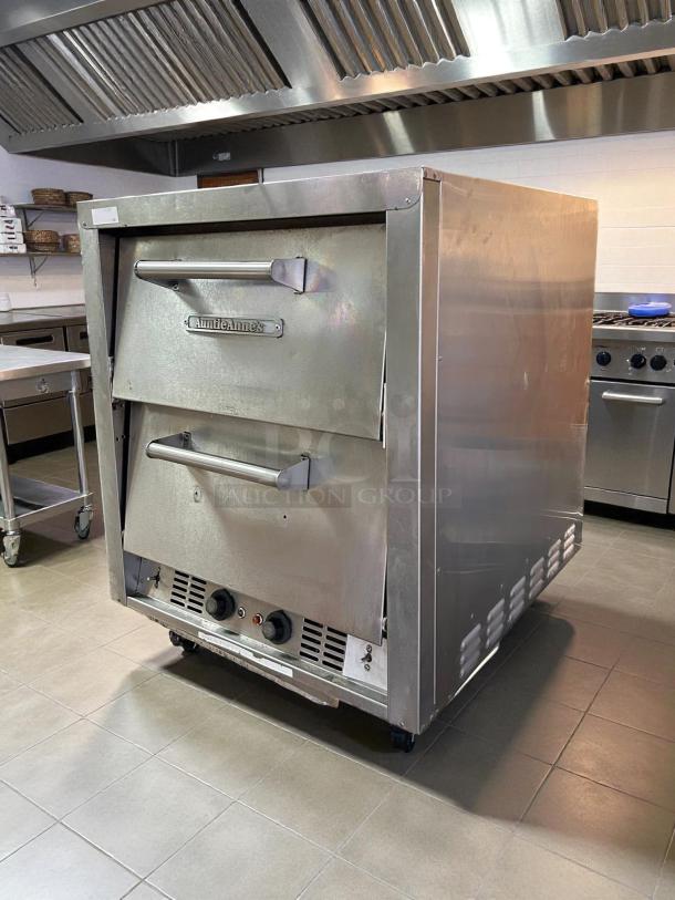 Bakers Pride P-44S electric countertop oven in excellent condition, 220-240V, 3 Phase, 7200W, dual doors, tested and working.