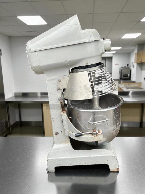 Globe SP20 20 qt planetary mixer, bench model, 1/2 hp, 115v, tested and working, great condition, minor surface wear.