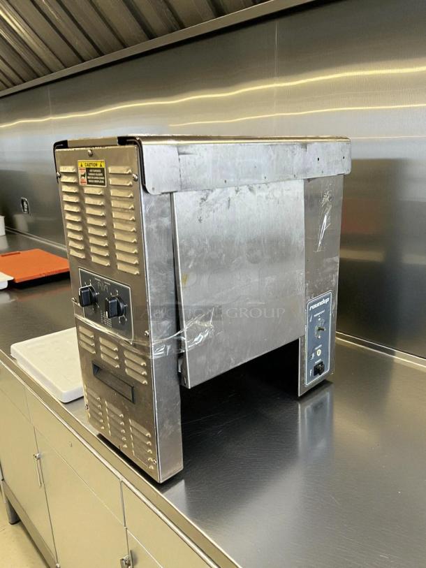 Antunes VCT-1000 Vertical Bun Toaster, 480 slices/hr, 1.5" opening, 208/240v, tested and working, metal exterior, control knobs.