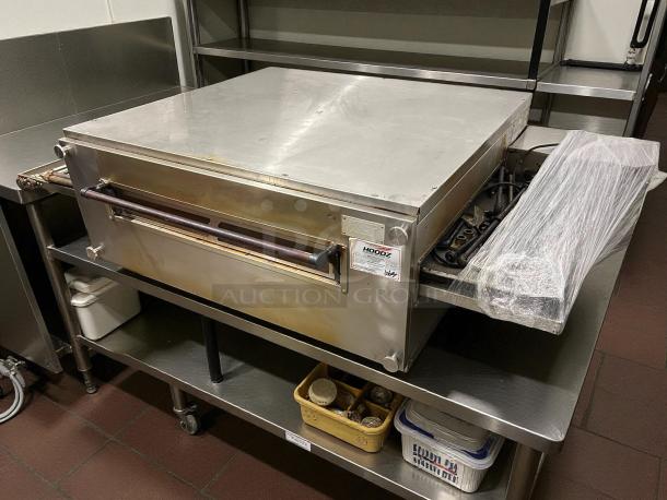 XLT Owens XLT3255 single deck countertop natural gas conveyor oven, stainless steel, tested and working condition.