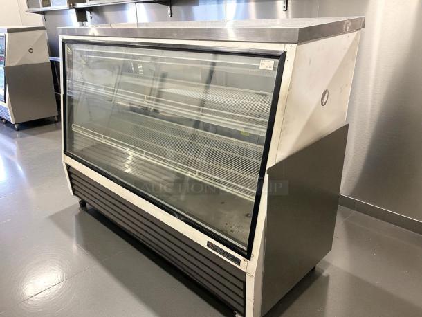 True TSID-72-3-L refrigerated deli display case, 72", excellent condition, low-height, single duty, tested and working.