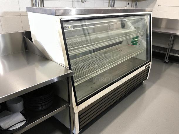 True TSID-72-3-L, 72" refrigerated deli display case in excellent condition, low-height, single duty, tested and working.