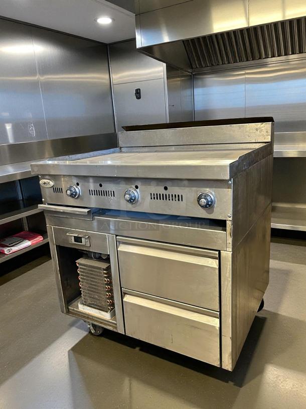 Jade Range 36” Thermostatic Griddle, Model JTRH, with 2-drawer refrigerated chef base. Excellent condition, tested working.