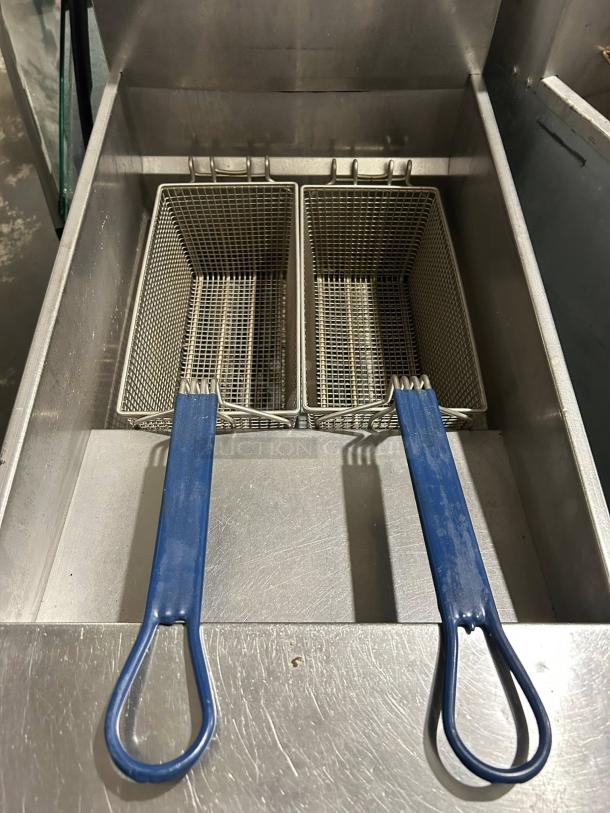 Pitco VF-35S gas fryer, 35 lb capacity, dual baskets with blue handles, stainless steel, floor model, tested, working.