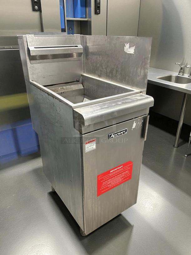 Black Diamond BDGF-120 gas fryer, 50 lb vat, floor model, liquid propane, excellent condition, tested and working.