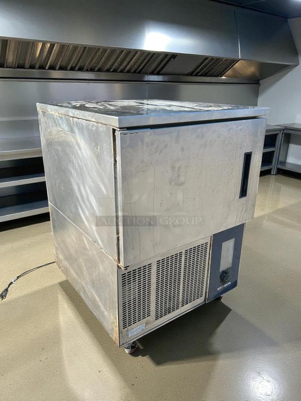 Alto-Shaam QC3-3 Quickchiller, 27" countertop blast chiller, 36lb capacity, tested and working, stainless steel, commercial use.