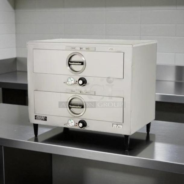 Toastmaster 3B84DT72 food warming drawer unit, free standing, two drawers, excellent condition, tested and working.