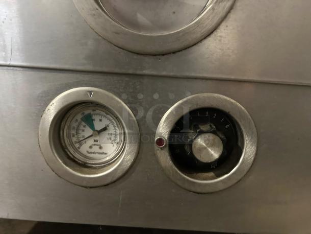 Toastmaster 3B84DT72 food warming drawer controls, showing temperature gauge and dial, excellent condition.