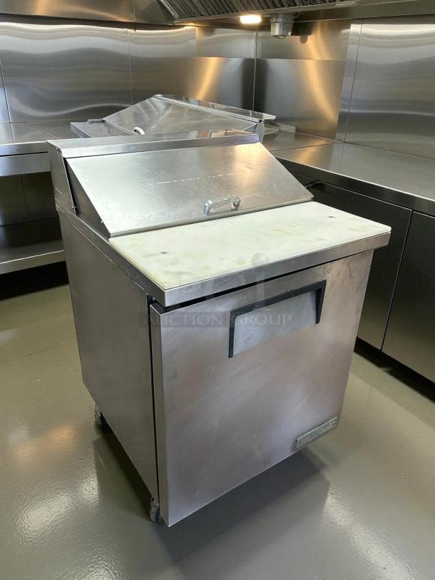 True TSSU-27-08-HC refrigerated sandwich prep table in excellent condition, stainless steel, right-hinged door.