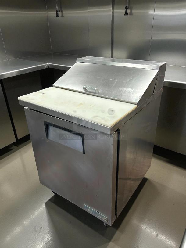 True TSSU-27-08-HC 27 7/8" refrigerated sandwich prep table, excellent condition, right-hinged door, tested and working.