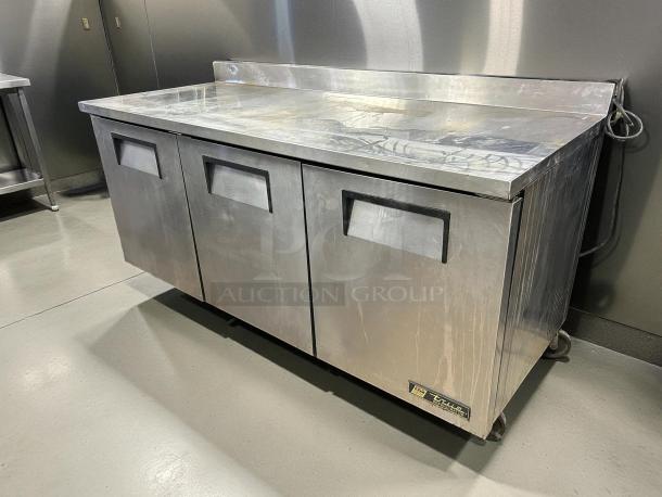 True TWT-72-HC worktop refrigerator, 72", stainless steel, three sections, three doors, excellent condition, 115v, tested.