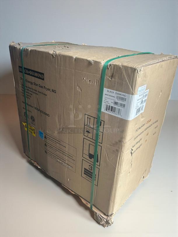 Boxed Black Diamond BDGF-ES35/NG gas fryer, new, 35 lb capacity, natural gas, labels include model and features.