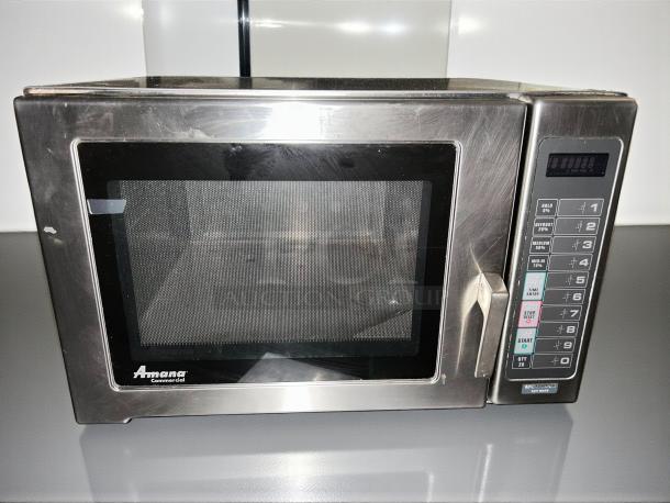 Amana RFS12TS 1200w commercial microwave with touch pad, stainless steel, tested and working condition.