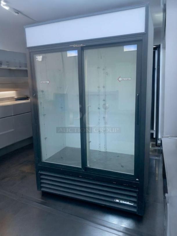 True GDM-45 glass merchandiser refrigerator in outstanding condition, 2-door, 115V, fully tested and working, by True Manufacturing.