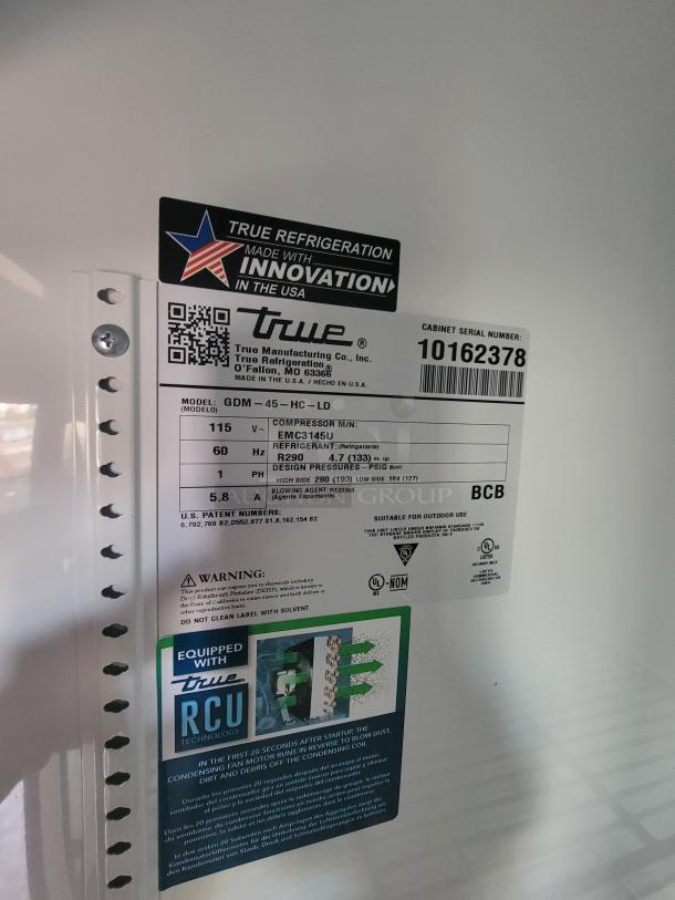 Label for True Refrigeration unit model GDM-45-HC-LD, 115V, using R290 refrigerant, equipped with True RCU Technology.
