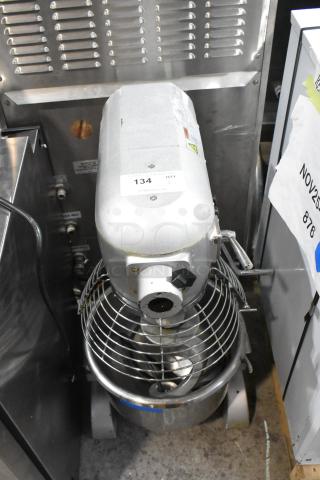 Presto PM-20 Metal Commercial Countertop 20 Quart Planetary Dough Mixer w/ Metal Mixing Bowl, Bowl Guard, Dough Hook Attachment. 110 Volts, 1 Phase. - Item #1222014