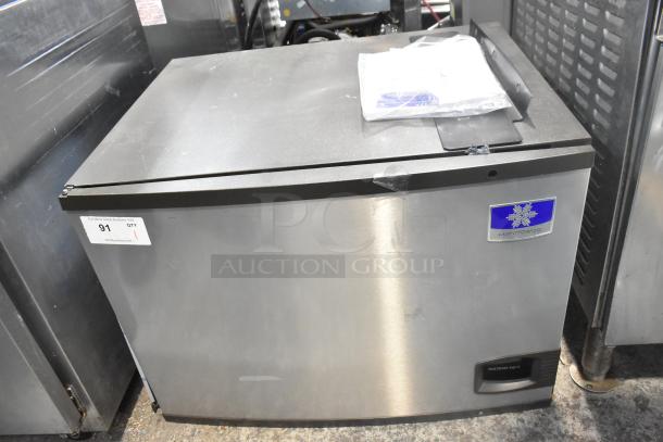 Brand new Manitowoc IYT0750A-261 ice machine, stainless steel, scratches present. 715 lb capacity, 208-230V, 1 Phase.