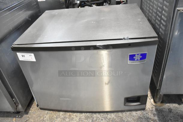 2023 Manitowoc IYT0750A-261 Indigo NXT ice machine, stainless steel, 715 lb capacity, new with minor dents, 208-230V.
