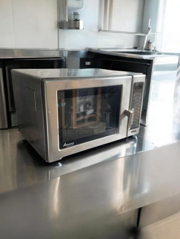 Amana RFS12MPSA commercial microwave oven in superb condition, 120V, stainless steel, fully tested and working.
